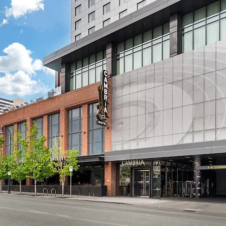 Cambria Downtown 4*