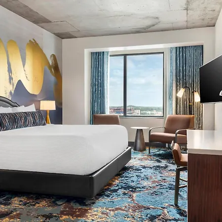 Hotel Cambria Downtown