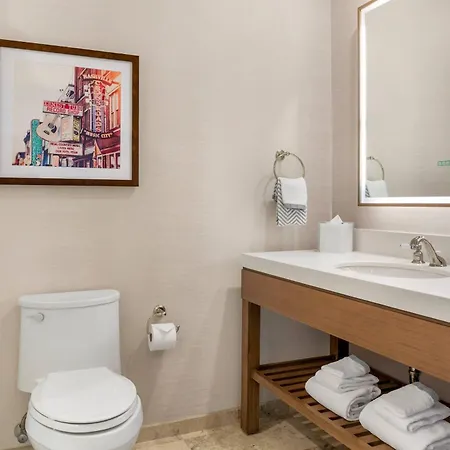 Hotel Cambria Downtown Nashville