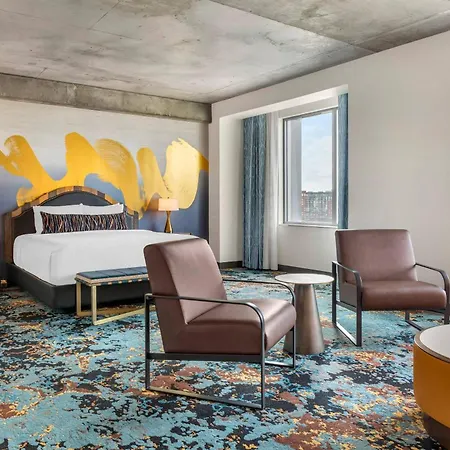 Cambria Downtown 4*