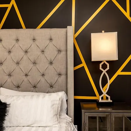 The Johnny Cash - Music Row District - Free Garage Parking - King Bed *