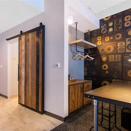 Hotel Cambria Downtown