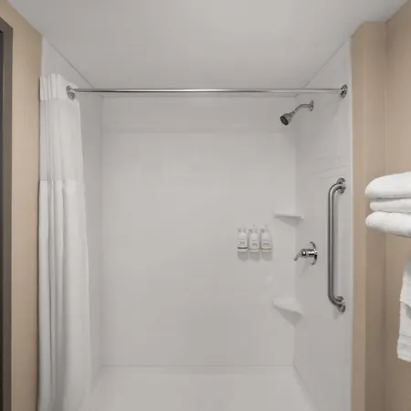 La Quinta By Wyndham Airport/opryland Hotel 3*