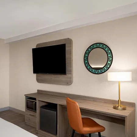 La Quinta By Wyndham Airport/opryland 3*