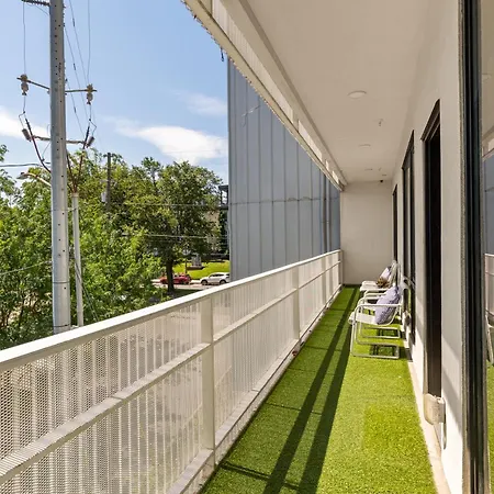 Gulch With Pool Gym Private Patio & Garage