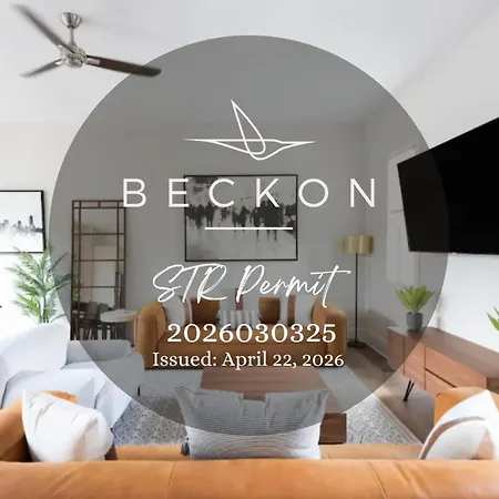 Holiday home 7br Retreat, Rooftops, Garages, Walkable To Faves 5 Mins To Nissan Stadium, Less Than 10 Mins To Broadway, 24 Hr Hospitality, Great For Groups *