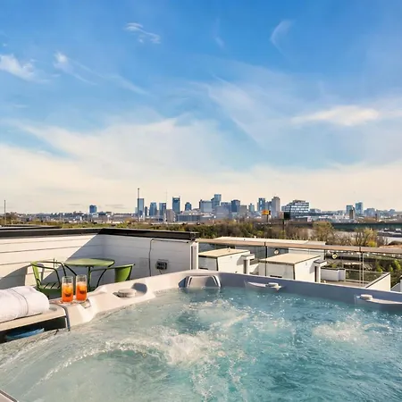 Holiday home New Nash Eras - 15 Beds - Hot Tub On Rooftop Deck