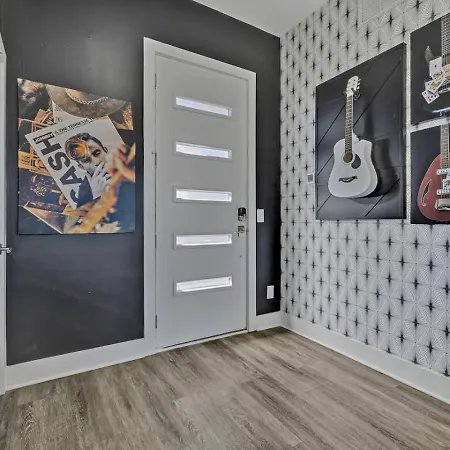 The Outlaw In Downtown By Nautical Holiday home