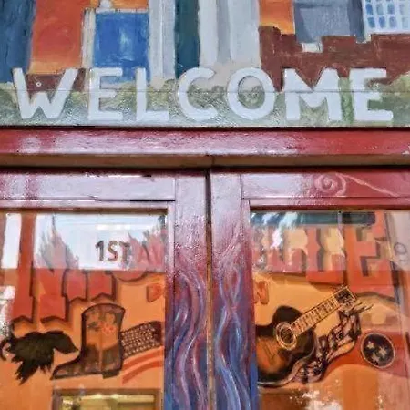 Downtown - Adults Only *