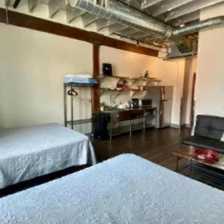 Downtown - Adults Only Hostel