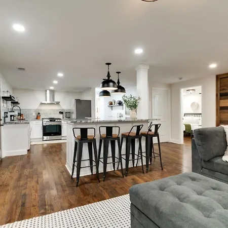 East One Level With Big Yard Nashville