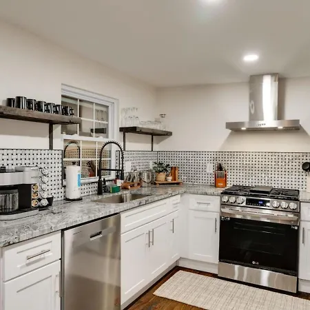 East One Level With Big Yard Holiday home