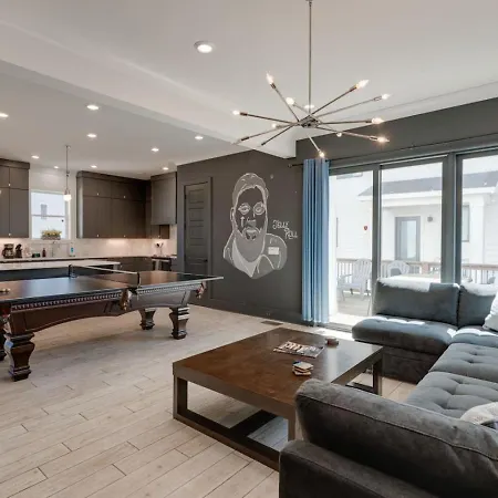 The Mural House, 11 Bed Group Hq ,near The Gulch