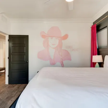 The Mural House, 11 Bed Group Hq ,near The Gulch Holiday home Nashville