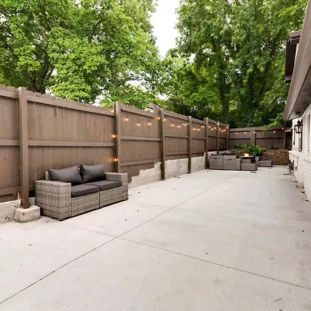 East One Level With Big Yard Holiday home *