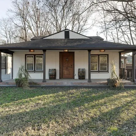 East One Level With Big Yard Holiday home
