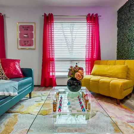 Chic Retreat, River Views And Vip Vibes