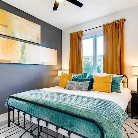 New Design-2 Miles To Broadway Apartment *