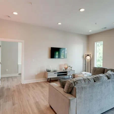 Apartment Prime West End 2br W, Sauna And Balcony Near Vandy! Nashville