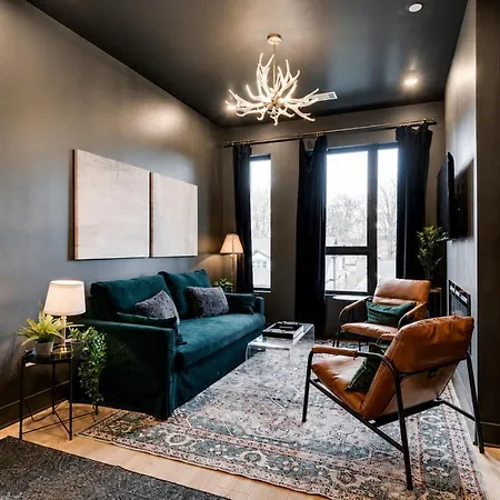 Spacious Floor Sleeps 6 * Nashville
