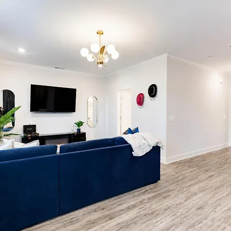 Holiday home Funtastic 4 Bdr In The Nations