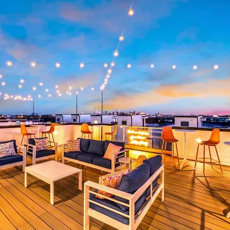 Taylor Swift Inspired Hot Tub Rooftop Deck Views Holiday home