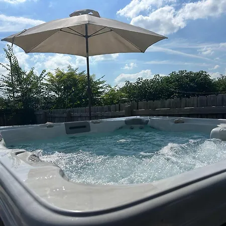 Luxe Pool Hot Tub & Game Downtown * Nashville