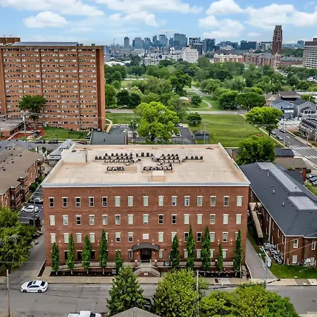 The Barrelhouse Loft In West End Near Vandy And Centennial Holiday home *