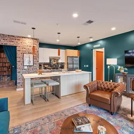 Holiday home Walk To Downtown Nash From The Speakeasy Pool, Gym, Parking And More, Amazing Location Nashville