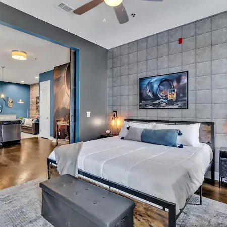 The Barrelhouse Loft In West End Near Vandy And Centennial Holiday home *