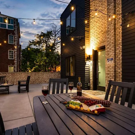 Holiday home 2 West End Homes With Stunning Rooftop Views Nashville