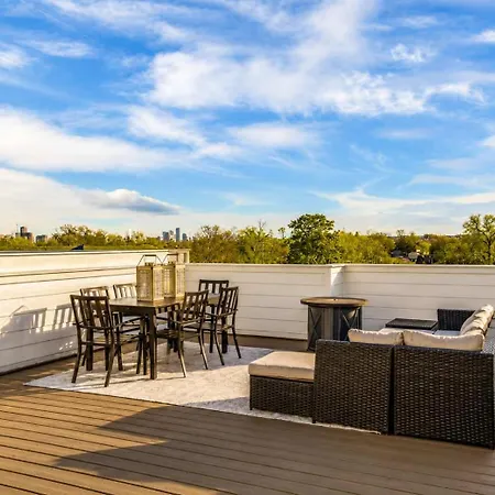 Retreat Sleeps 12 Minutes To Broadway Holiday home Nashville