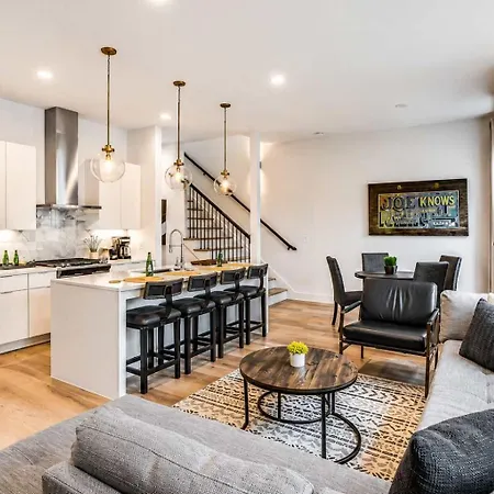 Scovel Row Retreat-rooftop Views Near Broadway *