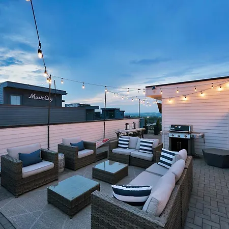 Ultimate Rooftop Double Games Bbq Skyline Views *