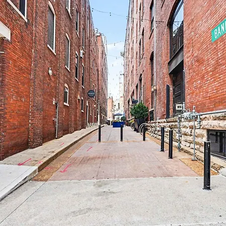 Music Alley - Walk To Broadway & Printers Alley Holiday home *