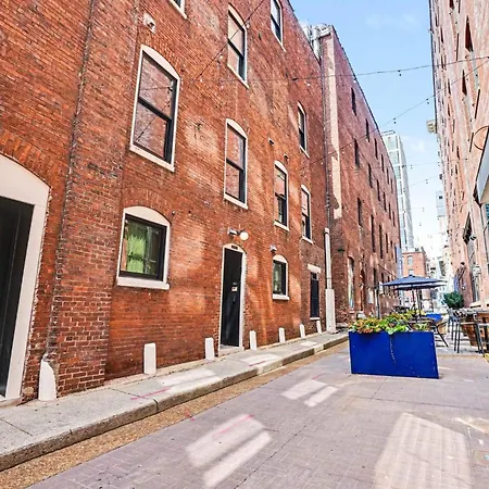 Holiday home Music Alley - Walk To Broadway & Printers Alley