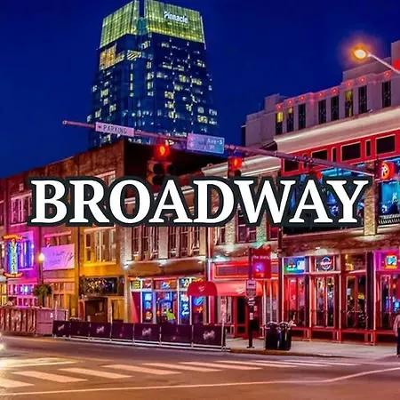 Music Alley - Walk To Broadway & Printers Alley