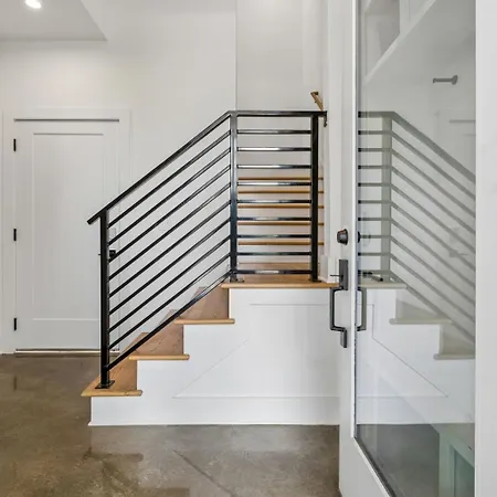 Townhouse With Rooftop & Modern Comfort Nashville