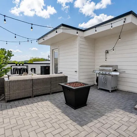 Two Luxe Nash Homes Rooftop Vibes Holiday home Nashville