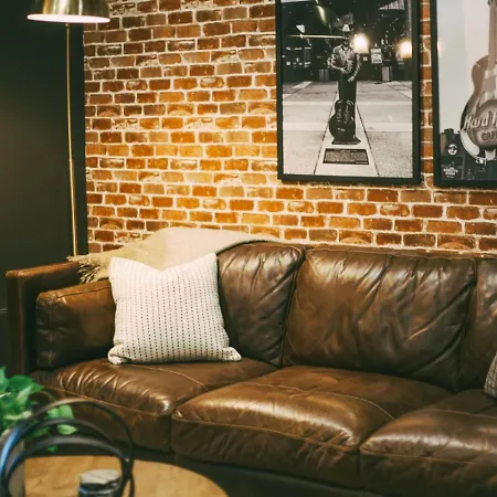 Holiday home Legends Loft Modern Near Vandy On West End *