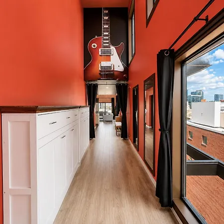 Rhythm & Rooftop Penthouse | Skyline Views | Pool Holiday home Nashville