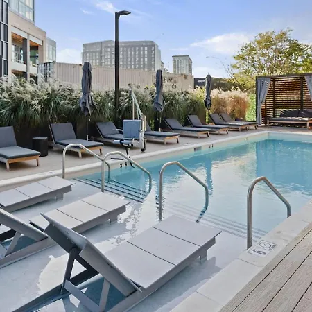 Holiday home Walk To Downtown Nash From The Speakeasy Pool, Gym, Parking And More, Amazing Location Nashville