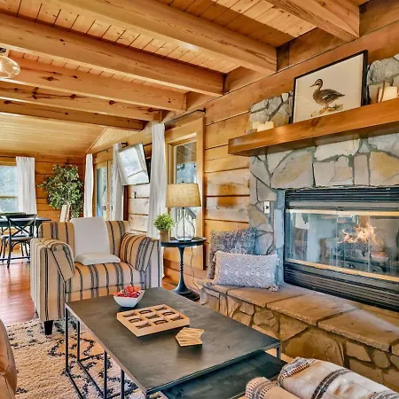 Creeks Luxury Retreat 15 Min To Downtown Holiday home *