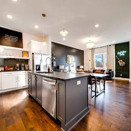 615 Vibe East Getaway 3 Miles To Downtown *