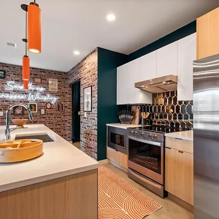 Walk To Downtown Nash From The Speakeasy Pool, Gym, Parking And More, Amazing Location * Nashville