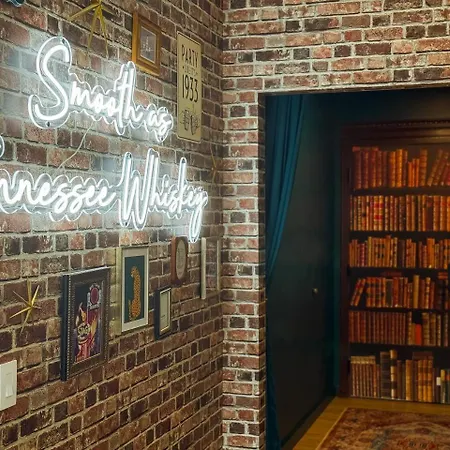 Walk To Downtown Nash From The Speakeasy Pool, Gym, Parking And More, Amazing Location Nashville