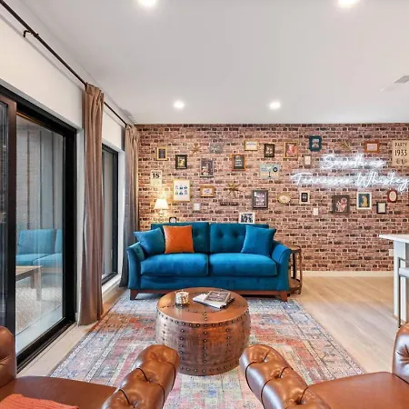 Holiday home Walk To Downtown Nash From The Speakeasy Pool, Gym, Parking And More, Amazing Location Nashville