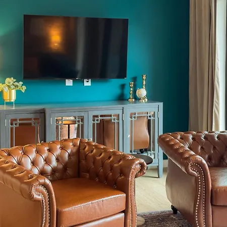 Walk To Downtown Nash From The Speakeasy Pool, Gym, Parking And More, Amazing Location Nashville