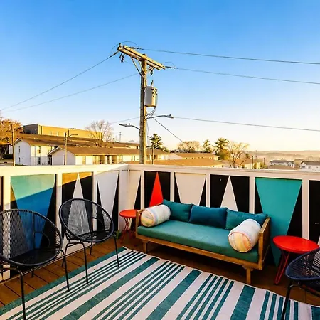 Apartment Nations Sky Retreat 2br Private Rooftop Views *