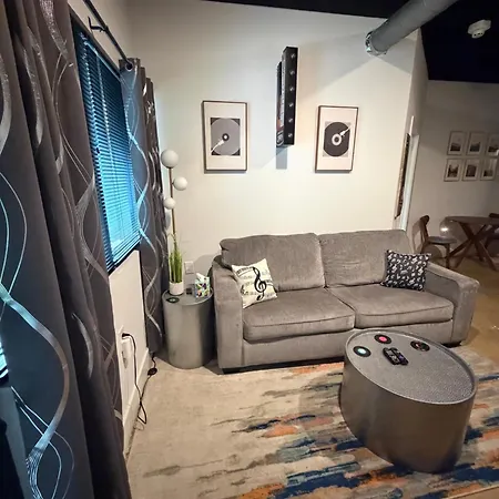 Grand Ole Getaway Apartment *